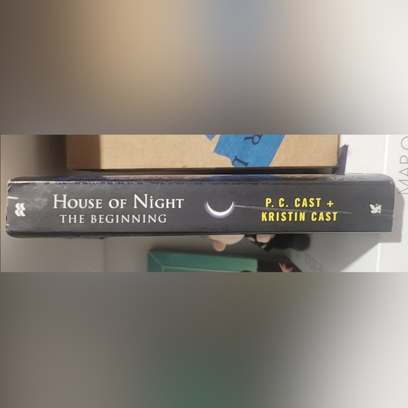 House of Night: The Beginning: Marked and Betrayed by P.C Cast + Kristin Cast - Picture 3 of 4